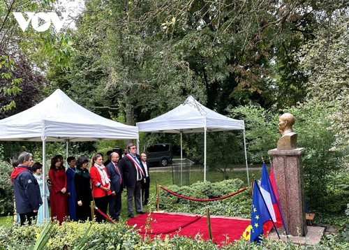 La fête nationale du Vietnam célébrée en France, en Tchéquie et au Sri Lanka - ảnh 1
