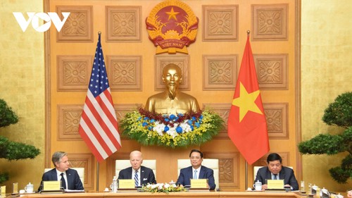 Pham Minh Chinh et Joe Biden au Sommet Vietnam - États-Unis sur l’investissement et l’innovation - ảnh 1