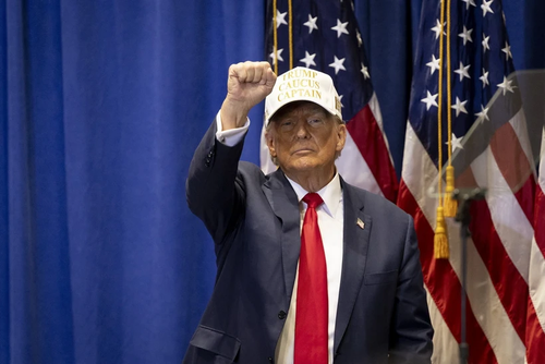 Primaires républicaines aux États-Unis: Victoire écrasante de Donald Trump dans l'Iowa - ảnh 1