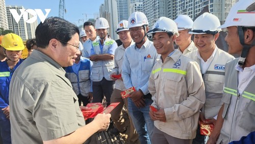 Têt: Pham Minh Chinh se rend dans des chantiers importants au Sud - ảnh 2