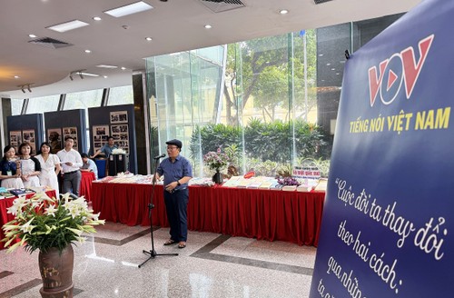 70e anniversaire de la victoire de Diên Biên Phu : Un salon du livre s'ouvre à la VOV - ảnh 2