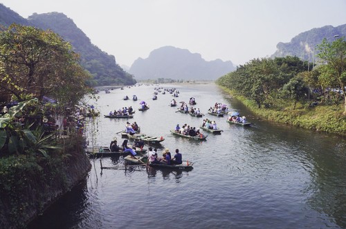 A journey to Bai Dinh Complex and Trang An Ecological Tourism Site - ảnh 7