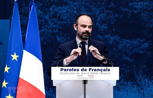 French PM sees tax cuts as solution to 'yellow vest' anger - ảnh 1