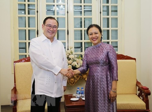 Vietnam, Philippines strengthen exchanges - ảnh 1