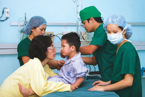 Thien Nhan & Friends program brings hope to unlucky children - ảnh 2