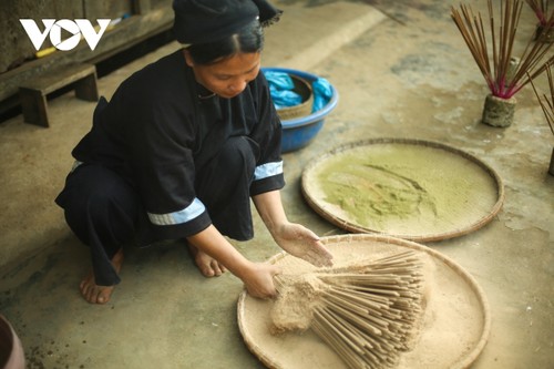 Incense-making craft of the Nung ethnic minority in Cao Bang - ảnh 6
