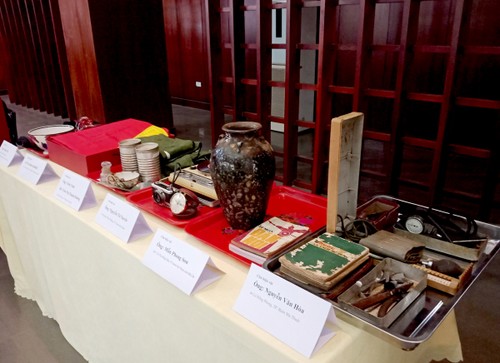 Dak Lak collectors donate antiques to help preserve traditional culture - ảnh 1