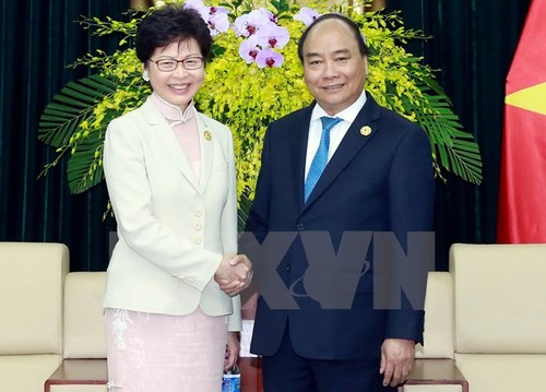 Nguyen Xuan Phuc rencontre la cheffe de l’exécutif de Hong Kong - ảnh 1