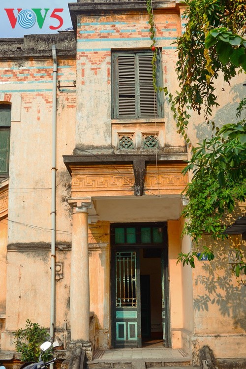 La station de radio Bach Mai, l’un des plus vieux édifices d’architecture française de Hanoi - ảnh 2
