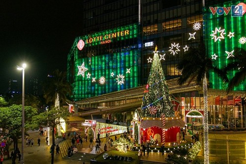 Les illuminations de Noël 2022 à Hanoï  - ảnh 2