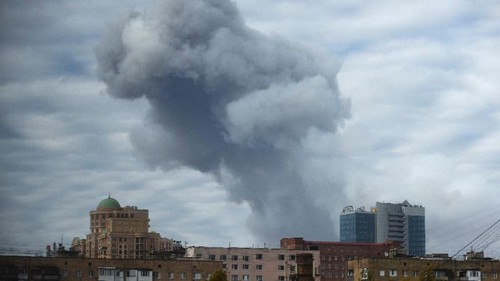 Ukraine: Powerful explosion rocks Donetsk - ảnh 1