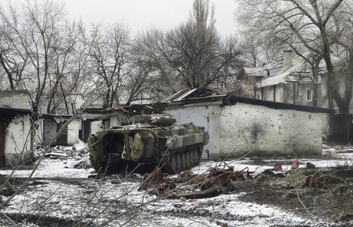 Russia offers demilitarized zone in eastern Ukraine - ảnh 1