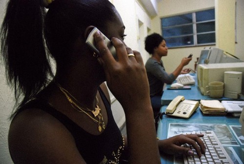 US, Cuba reestablish direct phone links - ảnh 1