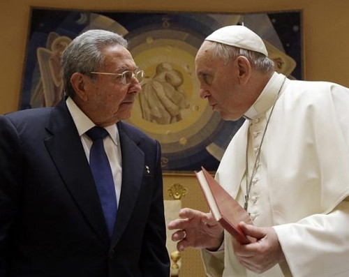 Pope Francis I receives Cuban President Raul Castro - ảnh 1