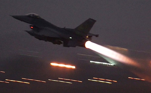 US launches air strikes against Islamic State from Turkish air base - ảnh 1