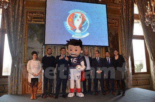 Various activities in Paris to welcome tourists to EURO 2016 - ảnh 1