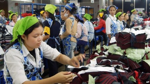 US removes tariffs on made-in-Cambodia travel goods  - ảnh 1