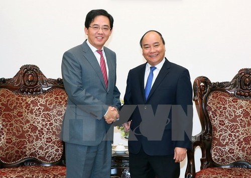 Vietnam, China continue to foster comprehensive cooperative relations - ảnh 1