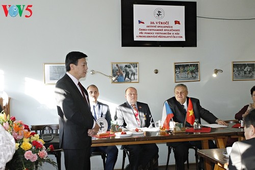  Czech-Vietnam Society works to support Vietnamese people - ảnh 2
