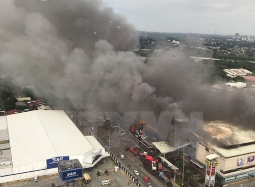 Philippines shopping mall fire claims 37 lives  - ảnh 1