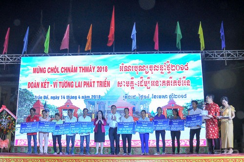 Khmer people in Soc Trang celebrate Chol Chnam Thmay festival - ảnh 1