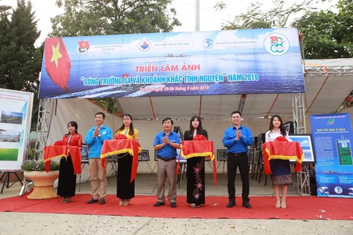 Photos supporting Vietnam’s maritime sovereignty on display in Son La - ảnh 1