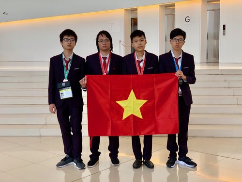 Vietnam wins four medals at International Olympiad in Informatics - ảnh 1