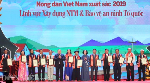 63 outstanding farmers of 2019 honored  - ảnh 1