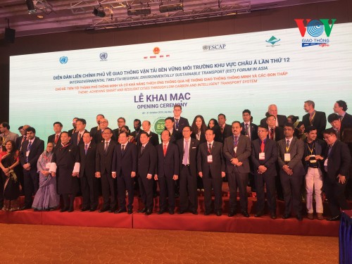  Deputy PM supports issuance of Hanoi Declaration at transport forum - ảnh 1