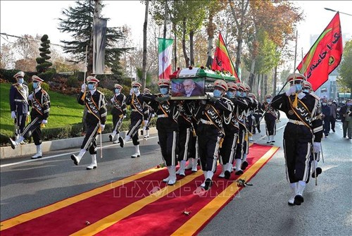 Iran’s nuclear chief Fakhrizadeh buried in Tehran - ảnh 1