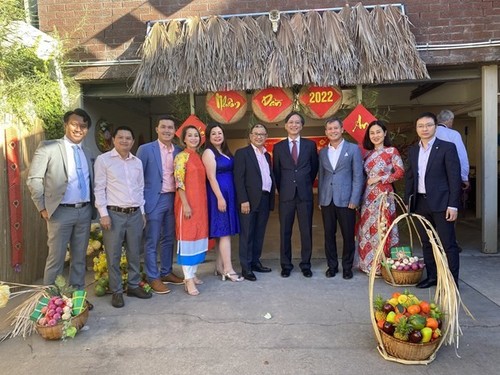 Overseas Vietnamese in Australia celebrate early Tet - ảnh 1