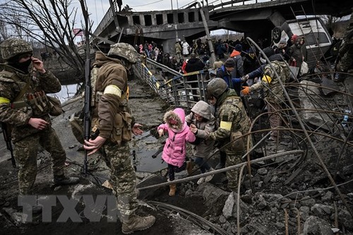 Russian humanitarian corridors in Ukraine start on Tuesday - ảnh 1