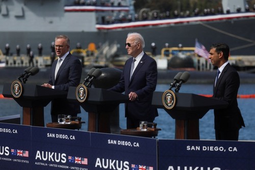 AUKUS deal: US, UK, Australia agree on nuclear submarine project - ảnh 1