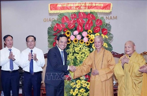 Deputy PM extends greetings to Buddhists on Vu Lan festival - ảnh 1