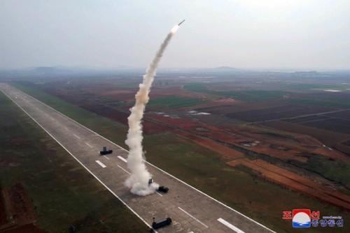 North Korea conducts cruise missile warhead test, KCNA says - ảnh 1