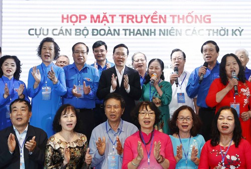 Presiden Vo Van Thuong Bertemu dengan Mantan Pemimpin Liga Pemuda Komunis - ảnh 1
