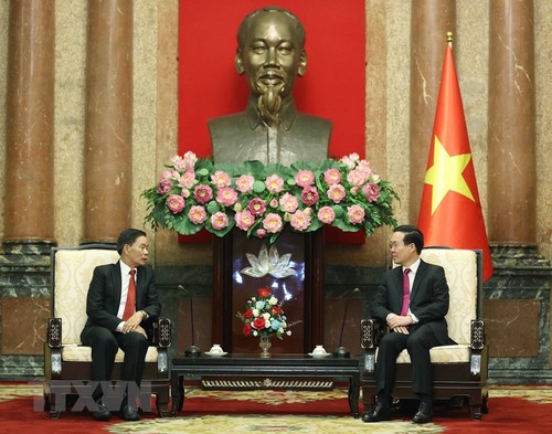 Presiden Vietnam, Vo Van Thuong Menerima Delegasi Pengurus Besar Front Tanah Pembangunan Tanah Air Laos - ảnh 1