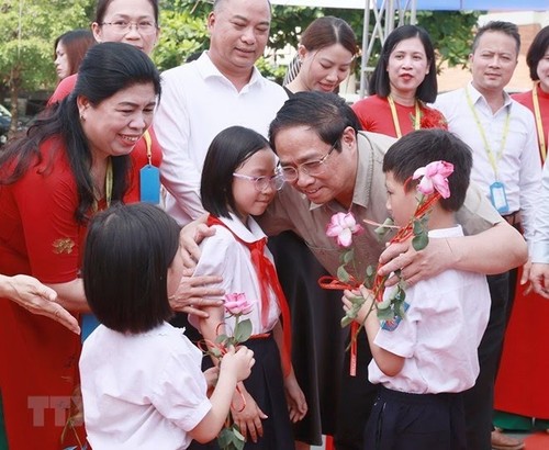 PM Pham Minh Chinh: Perkuat Penggelaran  dengan Efektif semua Haluan dan Kebijakan tentang Kaum Difabel - ảnh 1