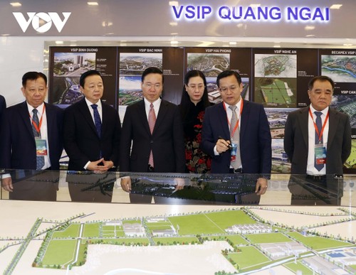 Presiden Vietnam, Vo Van Thuong Hadiri Upacara Peringatan HUT ke-10 VSIP Quang Ngai - ảnh 2