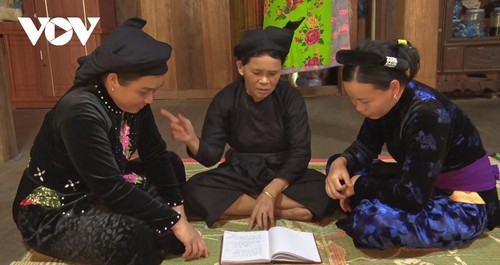 Warga Etnis Tay di Bao Lam (Cao Bang) Melestarikan Nyanyian Rakyat Luon Coi - ảnh 2