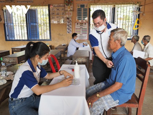 Berjalan-seperjalanan untuk Merawat Kesehatan Masyarakat Kamboja - ảnh 2