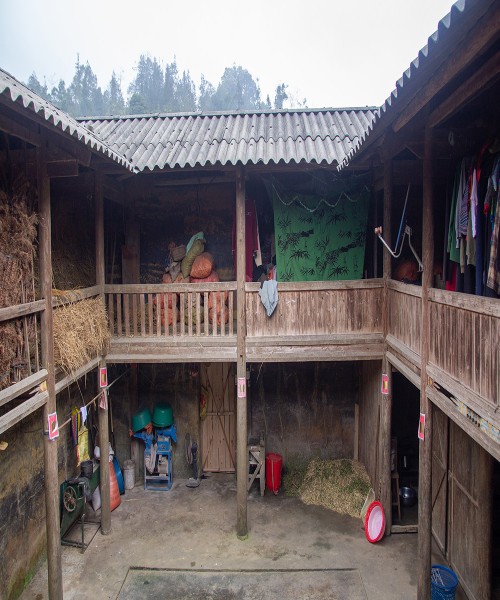 Rumah Trinh Tuong yang Dibuat dari Tanah dari Warga Etnis Hmong di Kabupaten Si Macai, Provinsi Lao Cai - ảnh 2