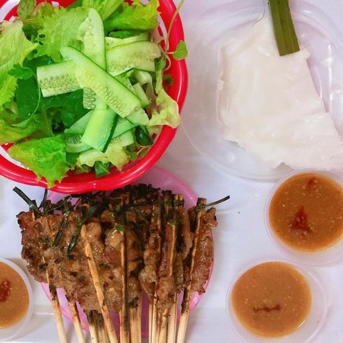 베트남 고도 호이안의 거리 음식 즐기기 - ảnh 1