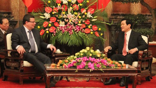 Staatspräsident Truong Tan Sang empfängt den tschechischen Verteidigungsminister - ảnh 1