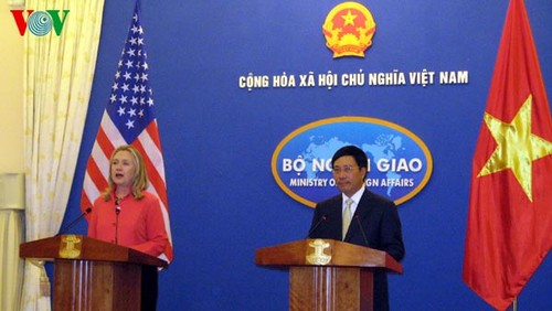 US-Außenministerin Hillary Clinton besucht Vietnam - ảnh 1