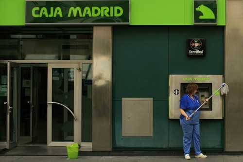 EU genehmigt ein Rettungspaket für spanische Banken - ảnh 1