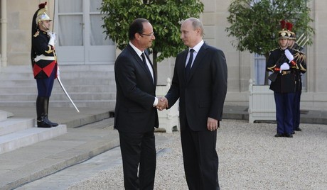 Französischer Präsident zu Gast in Russland - ảnh 1