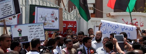 Bewaffnete Milizen umstellen das Außenministerium in Libyen  - ảnh 1