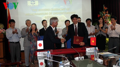 VOV unterzeichnet Vereinbarung für die Zusammenarbeit mit Jiji-Press - ảnh 1