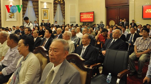 Staatspräsident Truong Tan Sang trifft chinesische Akademiker - ảnh 1